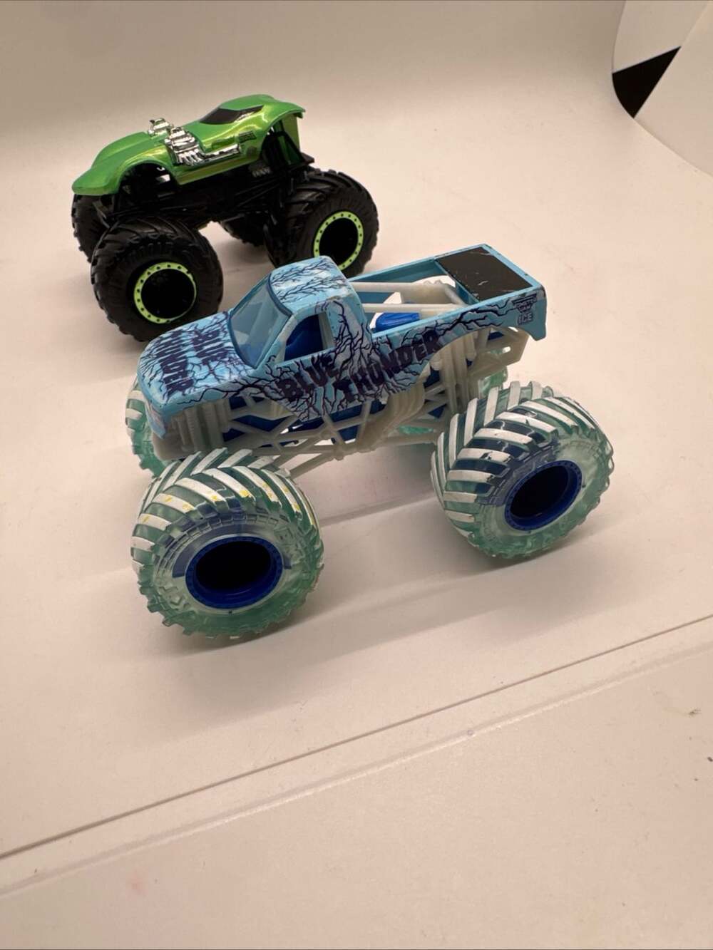 Monster Jam Fire & Ice Blue Thunder 1:64 Scale Die-Cast Monster Truck
